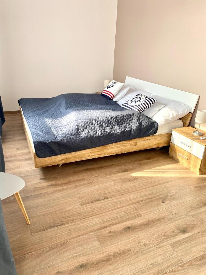 Azur Panorama Apartman Alsoors Bagian luar foto