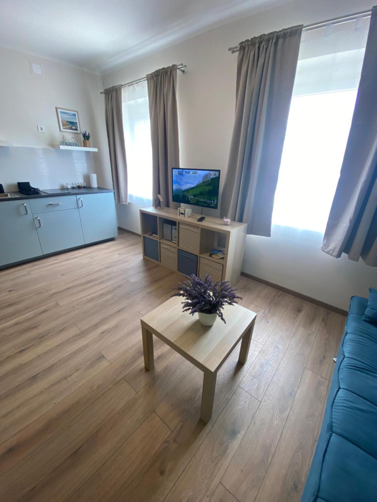 Azur Panorama Apartman Alsoors Bagian luar foto